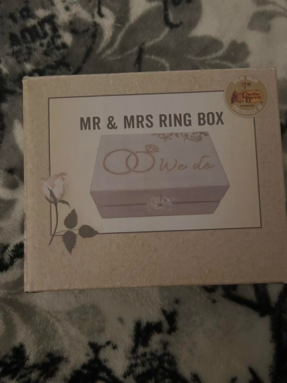 Cracker Barrel White Ring Box with Gold Script